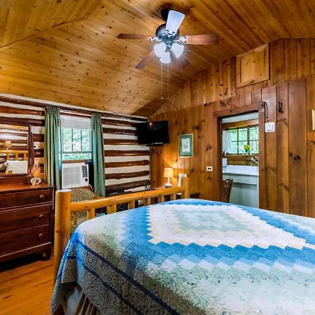 Log Cabin Motor Court Asheville Exterior photo