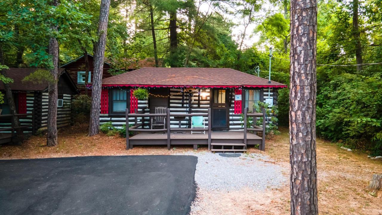 Lodge Log Cabin Motor Court Asheville