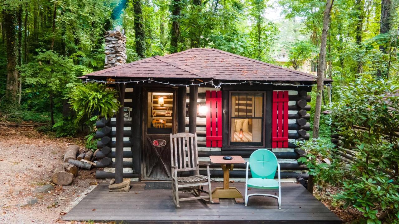 Lodge Log Cabin Motor Court