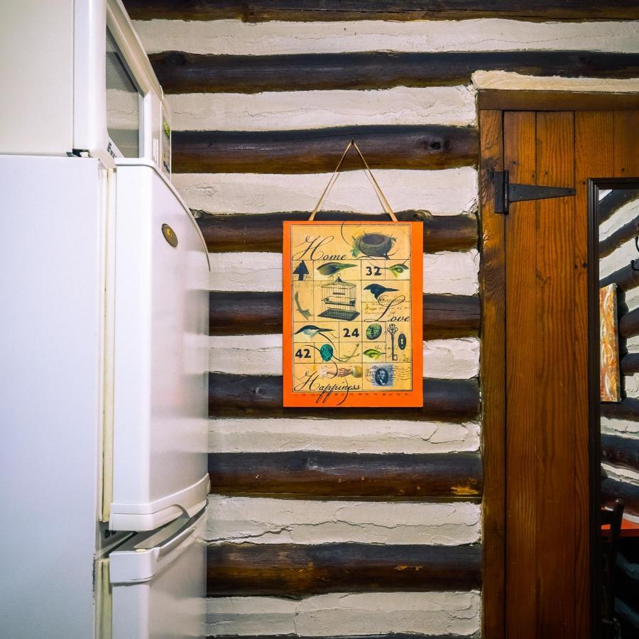 Log Motor Court Lodge