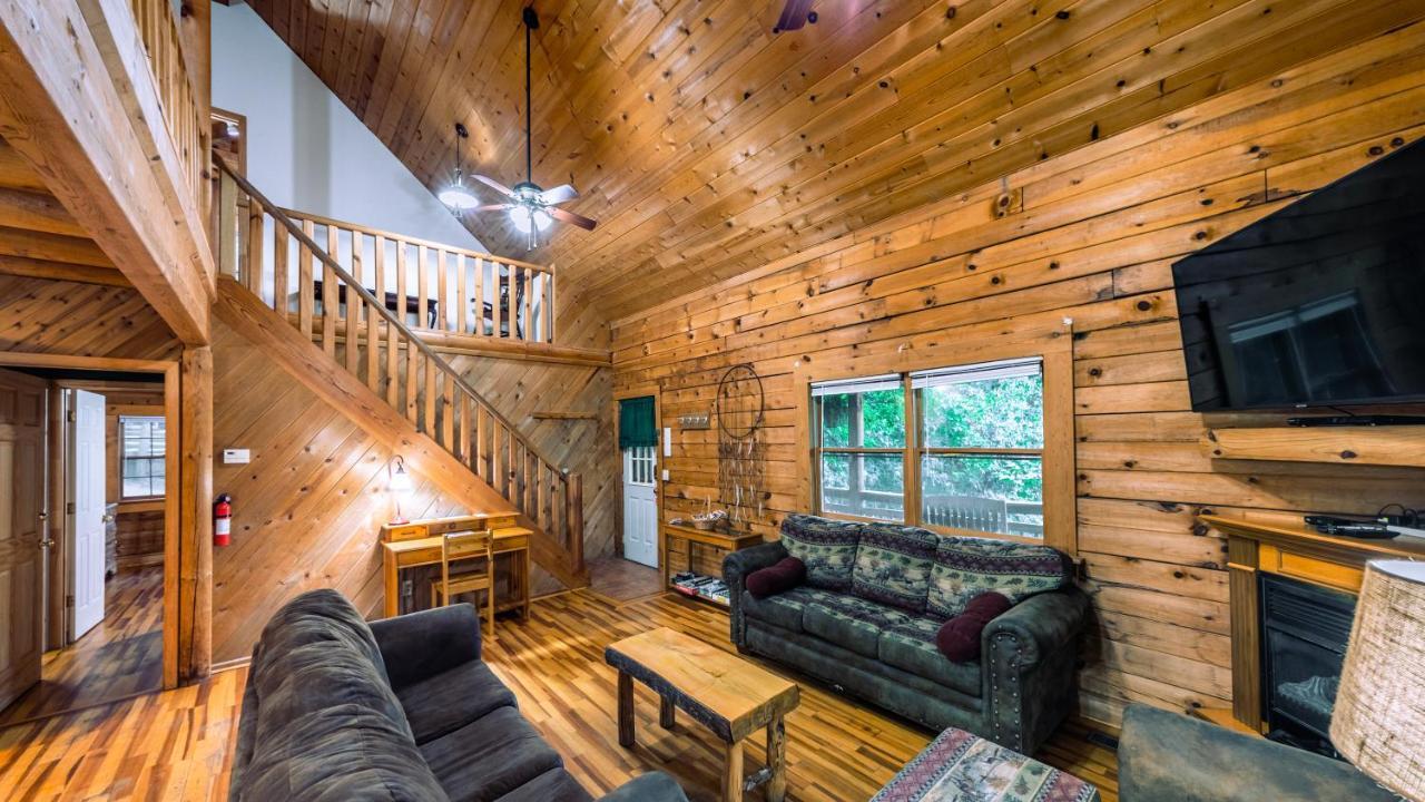 Lodge Log Motor Court
