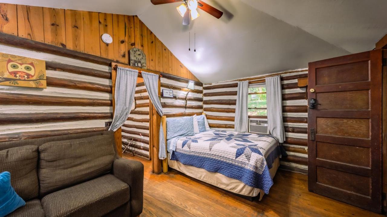 Lodge Log Motor Court Asheville